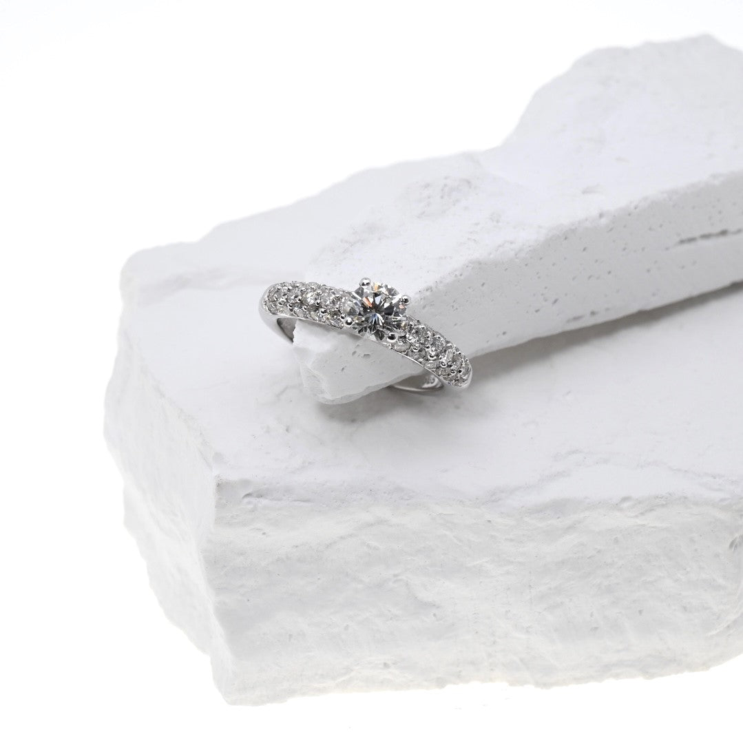 "CLARA" - Diamond Ring