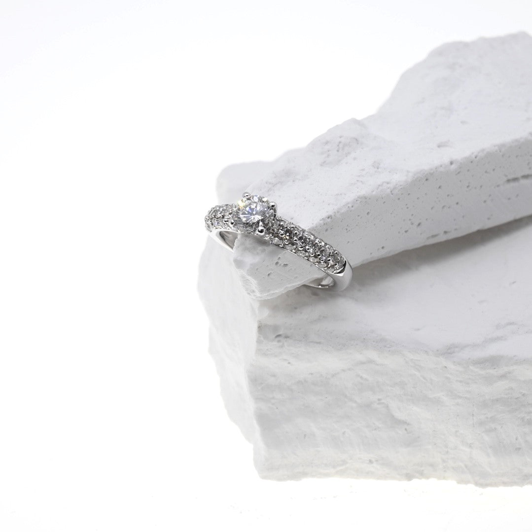 "CLARA" - Diamond Ring