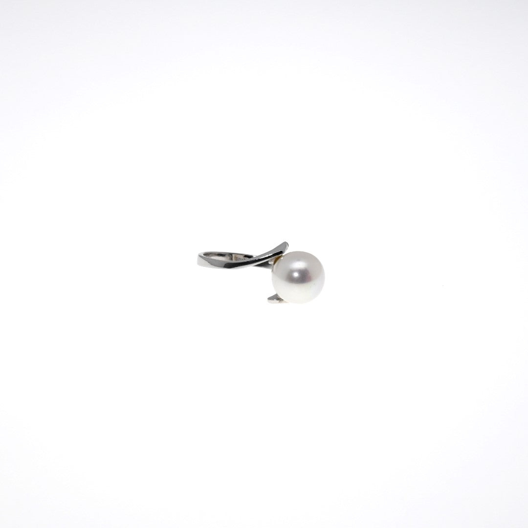 "GIGI" - White Pearl Ring