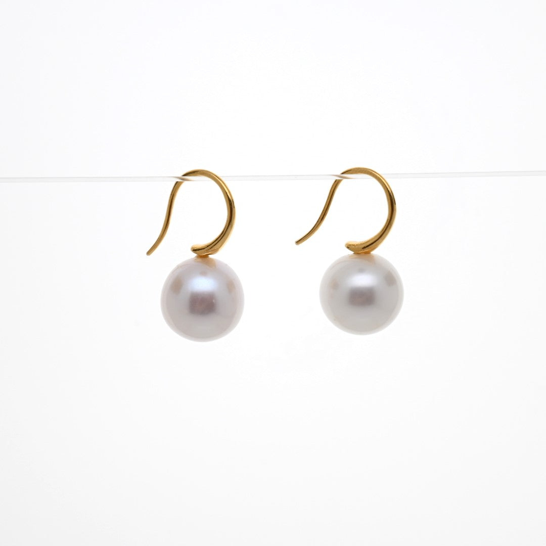 "SABBY" - White Pearl Earrings