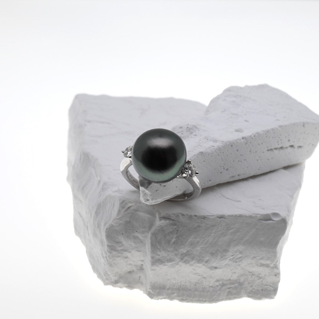 "CARRIE" - Tahitian Black Pearl Ring with Diamonds