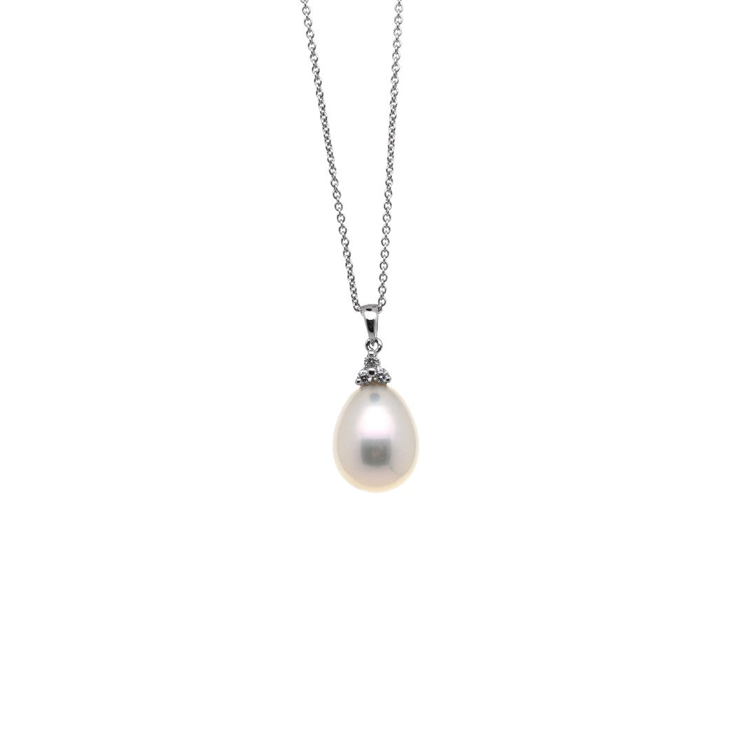 "LORRAINE" - Pearl Pendant with Diamonds