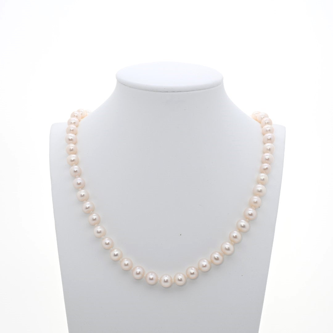 "EVELYN" - White Pearl Necklace